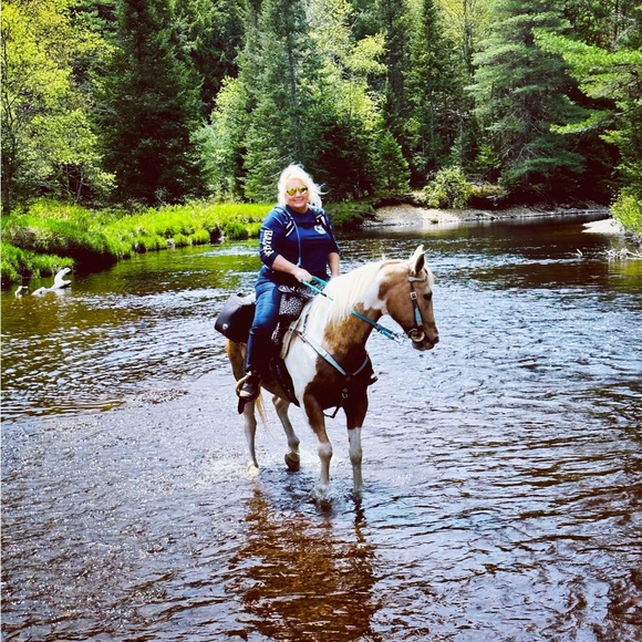 Meet your Posher, Jennifer - Picture 3 of 3